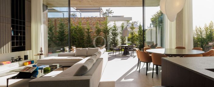 Image No.3-5 Bed House for sale