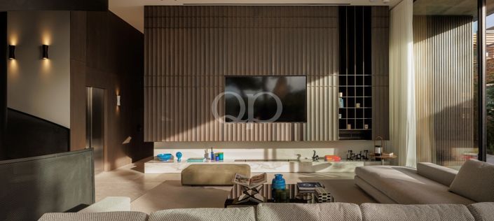 Image No.6-5 Bed House for sale