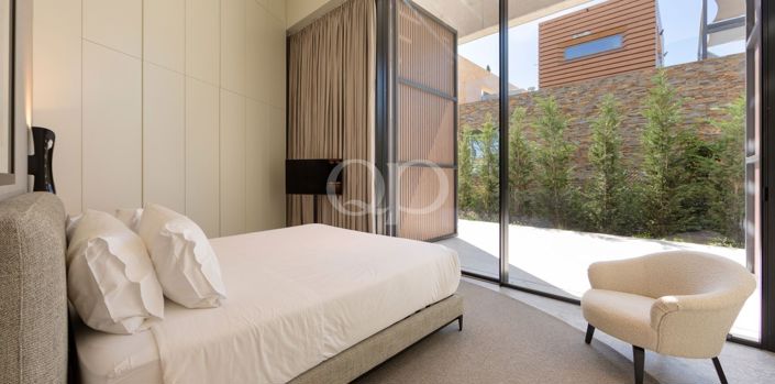 Image No.9-5 Bed House for sale