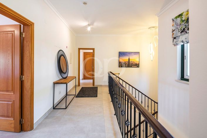 Image No.20-4 Bed Apartment for sale