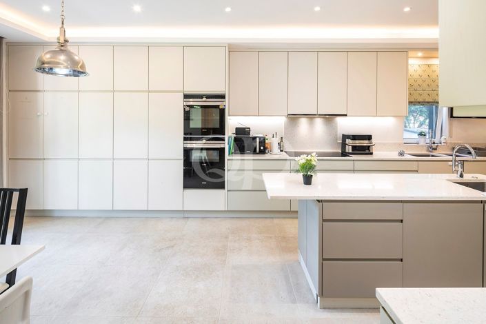 Image No.4-4 Bed Apartment for sale