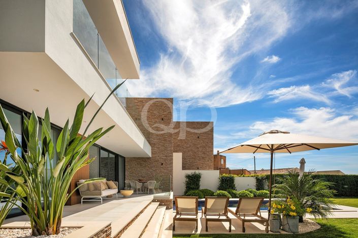Image No.17-3 Bed House for sale
