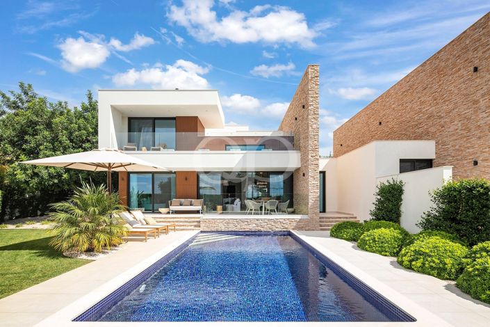 Image No.20-3 Bed House for sale