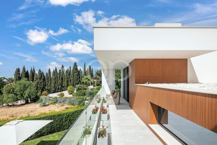Image No.21-3 Bed House for sale