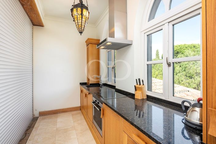 Image No.19-6 Bed House for sale