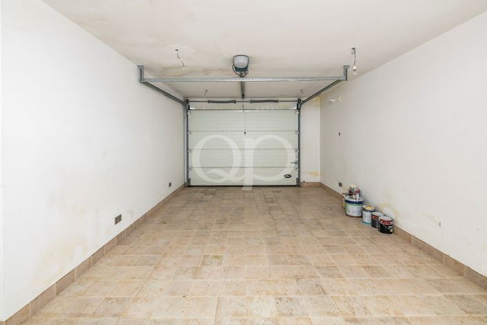 Image No.48-6 Bed House for sale