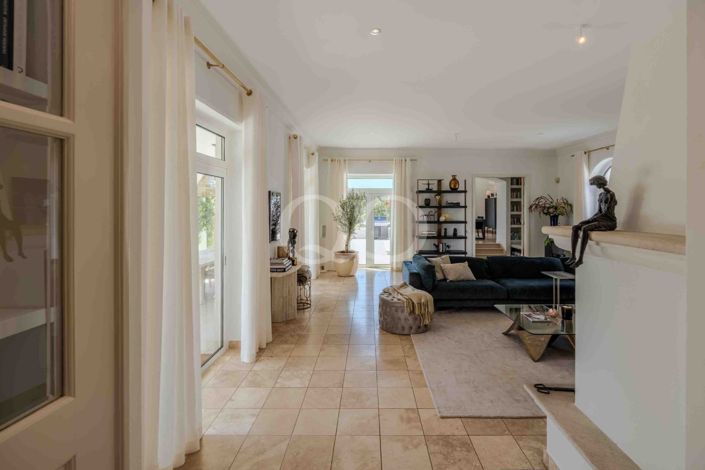 Image No.25-4 Bed House for sale