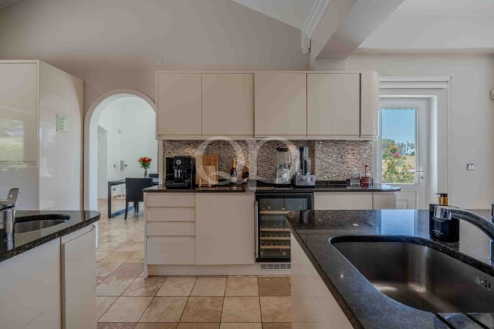 Image No.28-4 Bed House for sale
