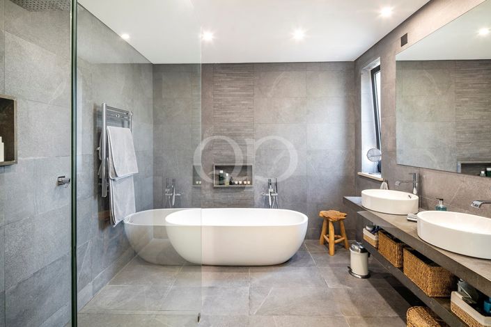 Image No.15-5 Bed House for sale