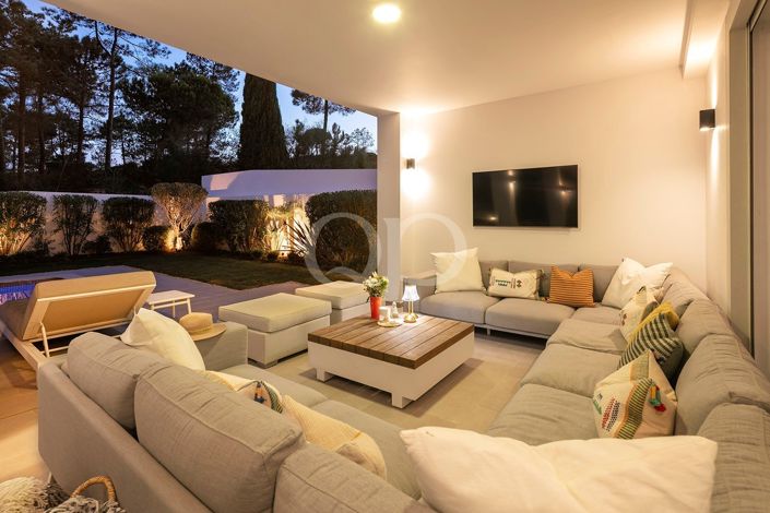 Image No.2-5 Bed House for sale
