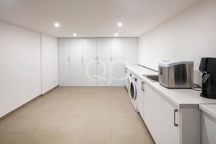 Image No.38-5 Bed House for sale
