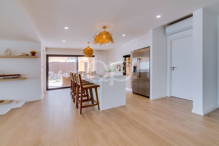 Image No.20-5 Bed House for sale