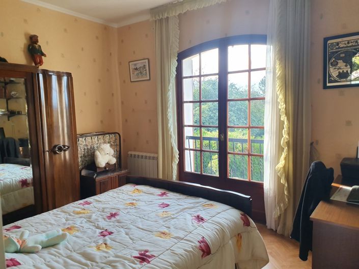 Image No.10-4 Bed House for sale