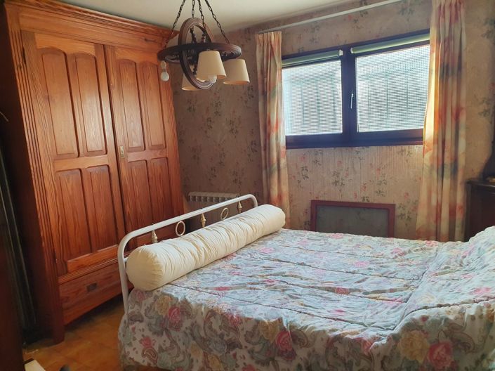 Image No.12-4 Bed House for sale
