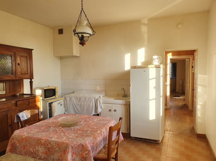 Image No.7-7 Bed House for sale
