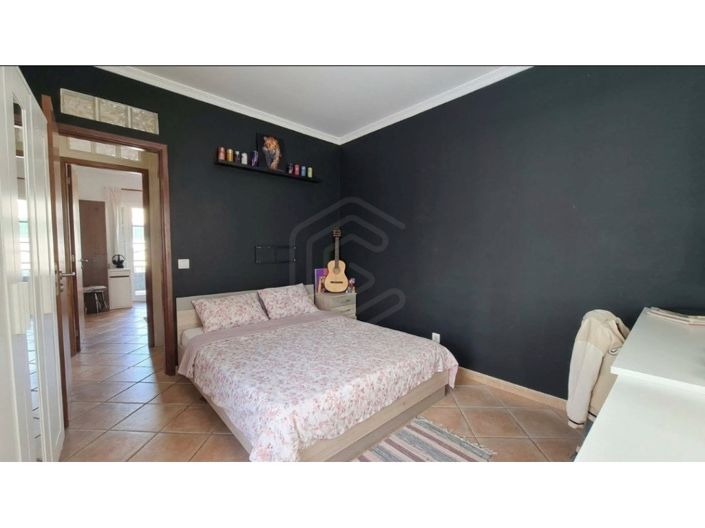Image No.13-2 Bed House for sale