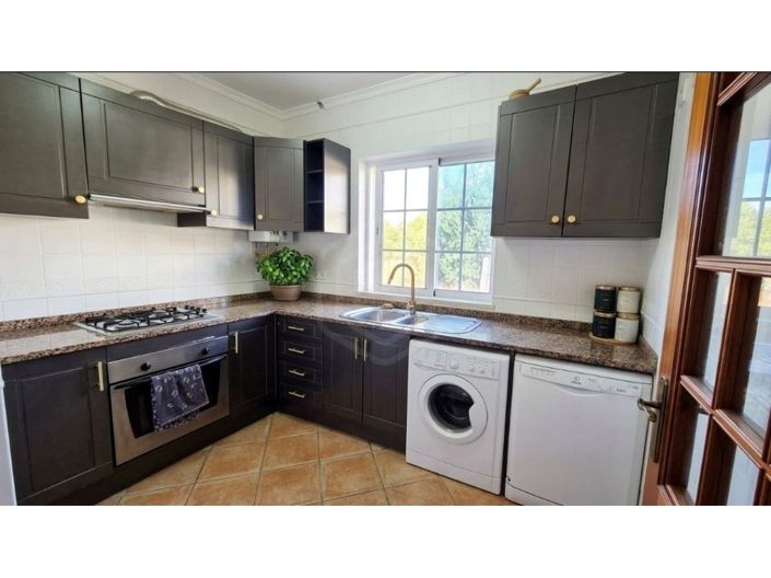 Image No.5-2 Bed House for sale