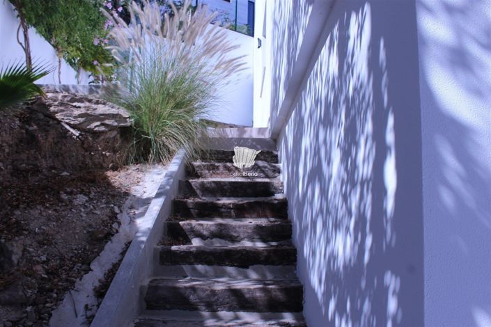 Image No.10-5 Bed House for sale