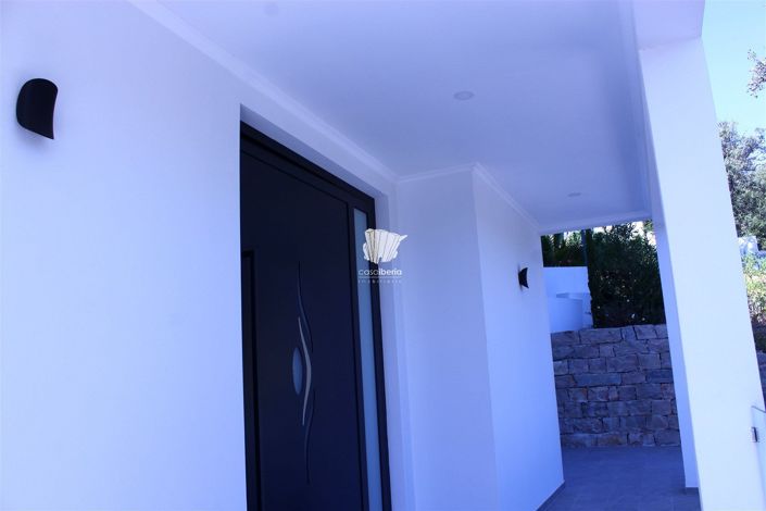 Image No.17-5 Bed House for sale
