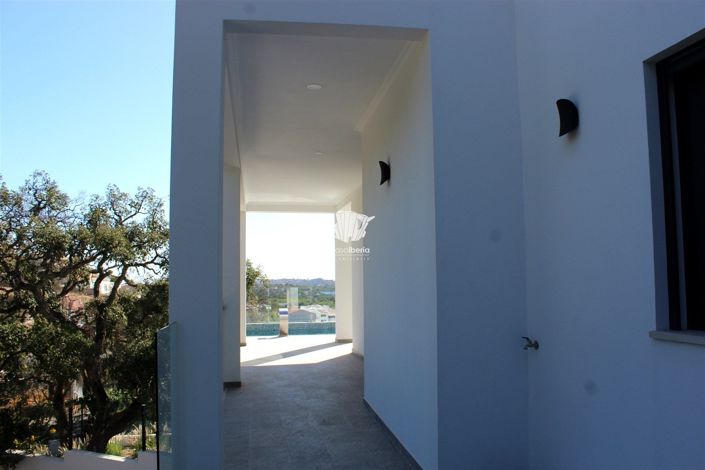 Image No.18-5 Bed House for sale