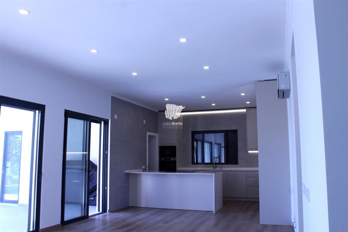 Image No.22-5 Bed House for sale