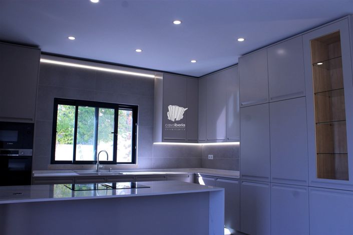 Image No.24-5 Bed House for sale