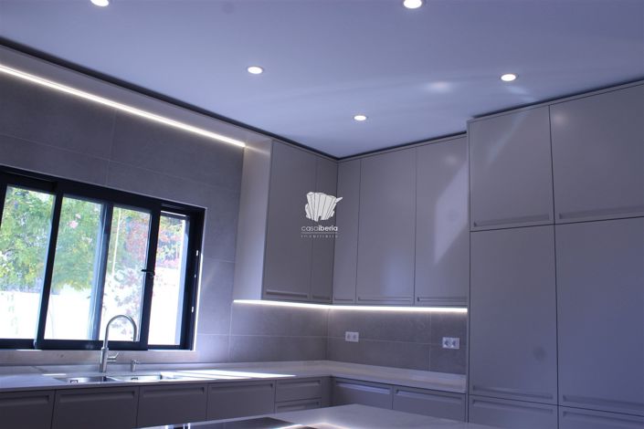 Image No.25-5 Bed House for sale