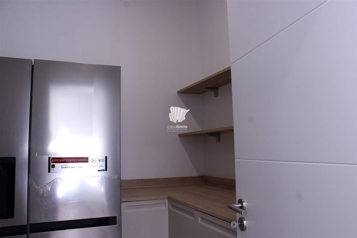 Image No.27-5 Bed House for sale