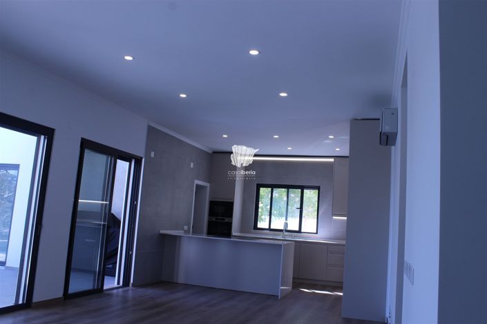 Image No.31-5 Bed House for sale