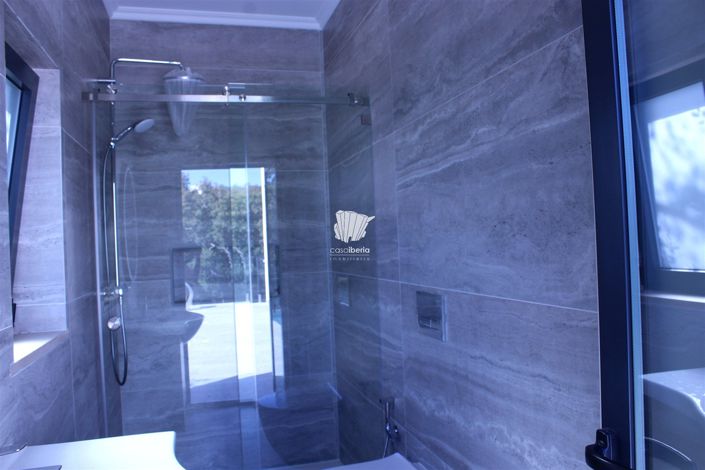 Image No.34-5 Bed House for sale