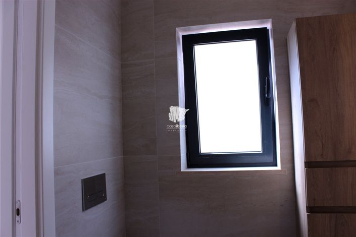 Image No.41-5 Bed House for sale
