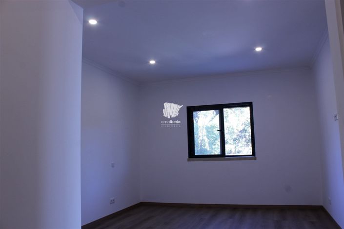 Image No.46-5 Bed House for sale