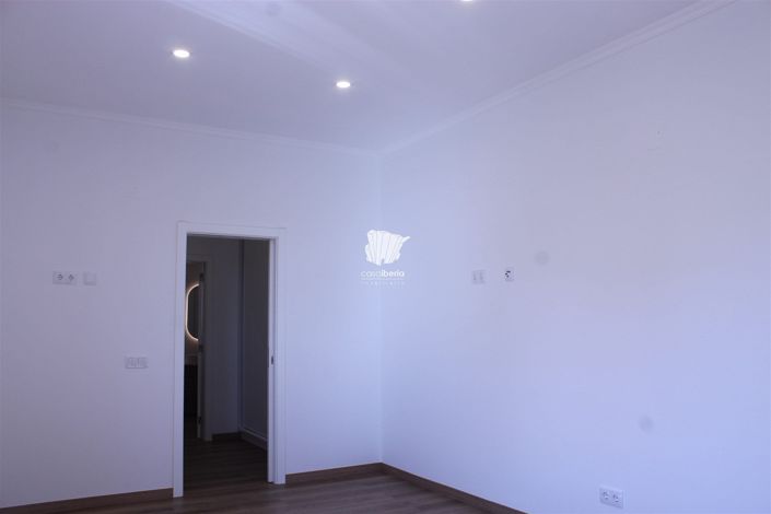 Image No.59-5 Bed House for sale