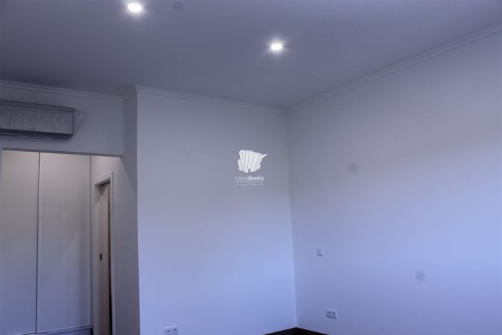 Image No.60-5 Bed House for sale