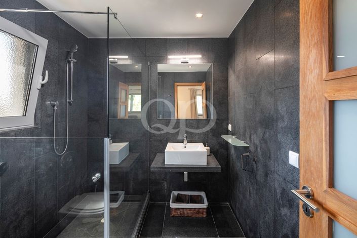 Image No.26-7 Bed House for sale