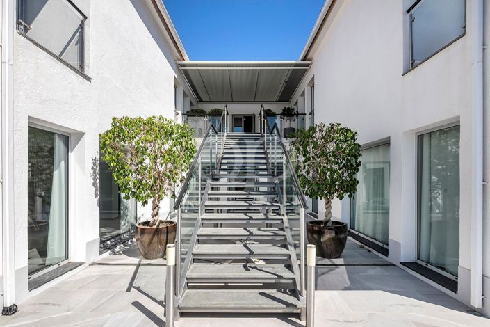 Image No.5-7 Bed House for sale