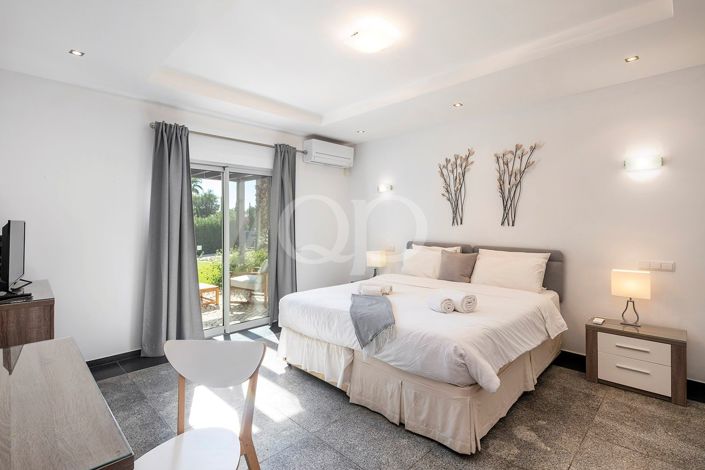 Image No.7-7 Bed House for sale