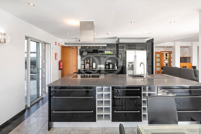 Image No.9-7 Bed House for sale