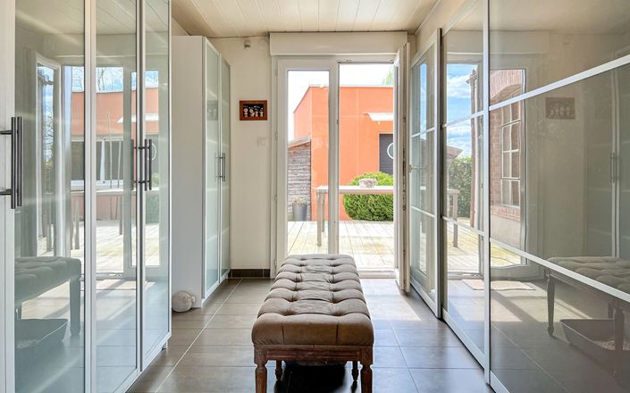Image No.15-4 Bed House for sale