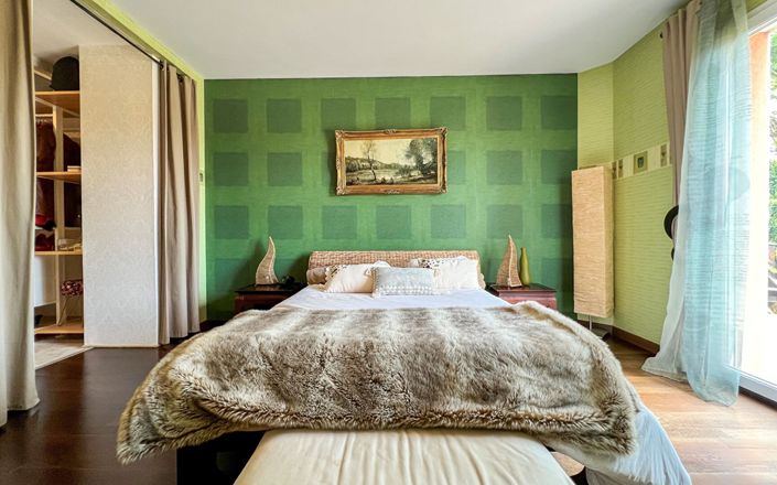 Image No.9-4 Bed House for sale