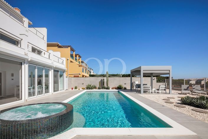Image No.14-4 Bed House for sale