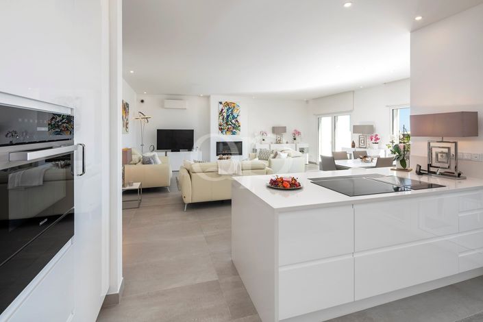 Image No.20-4 Bed House for sale
