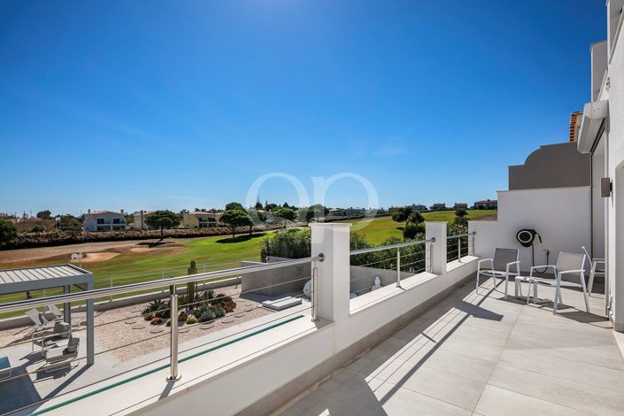 Image No.24-4 Bed House for sale