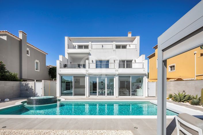 Image No.25-4 Bed House for sale