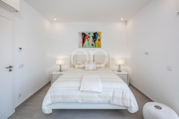 Image No.7-4 Bed House for sale