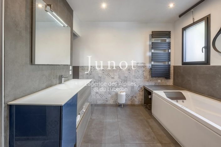 Image No.15-3 Bed House for sale
