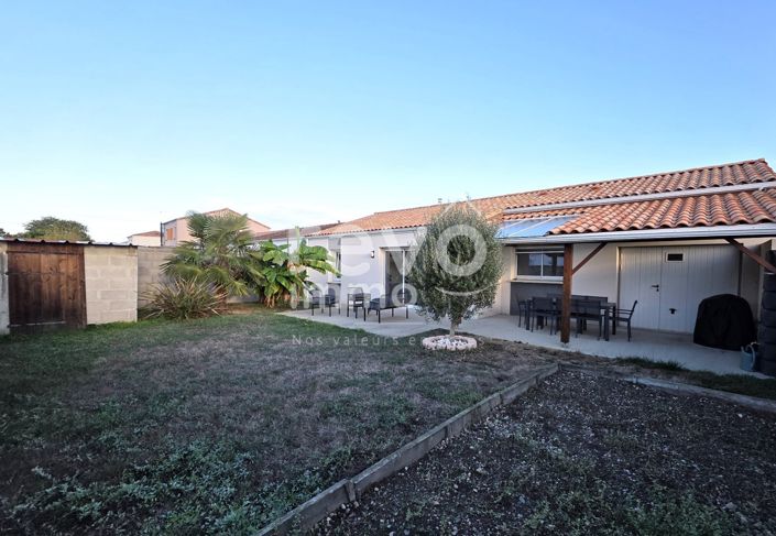 Image No.8-3 Bed House for sale
