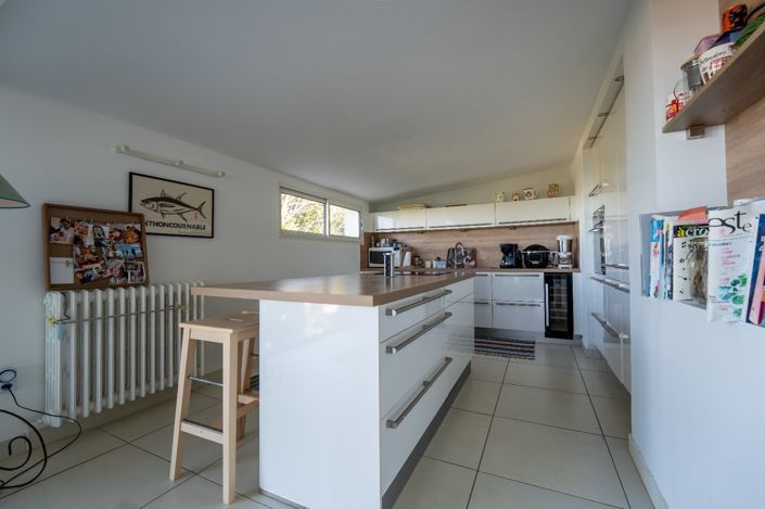 Image No.7-4 Bed House for sale