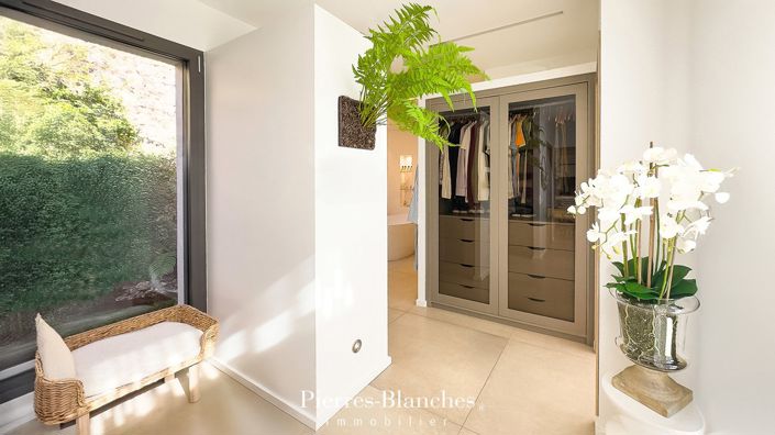 Image No.19-3 Bed House for sale