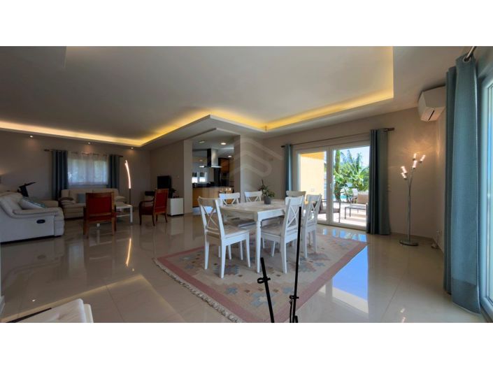 Image No.19-7 Bed House for sale